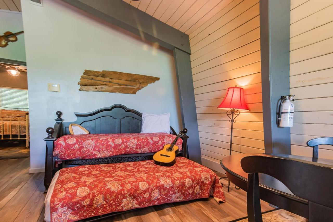 Hummingbird Villa Gatlinburg Exterior photo