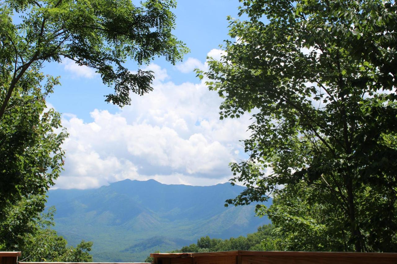 Hummingbird Villa Gatlinburg Exterior photo